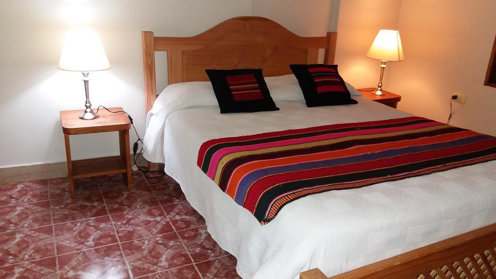 סן פדרו דה אטקאמה Hostal Nuevo Amanecer מראה חיצוני תמונה